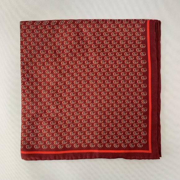 - NEW  Gucci GG Monogram Hearts Pocket Square in Red - Picture 2 of 8